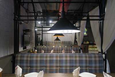 Cafe Delhi Heights, Kamala Mills