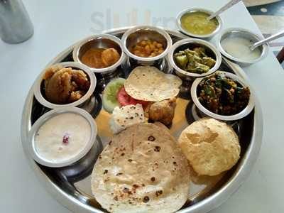 Shree Laxmi Gujrati Thali