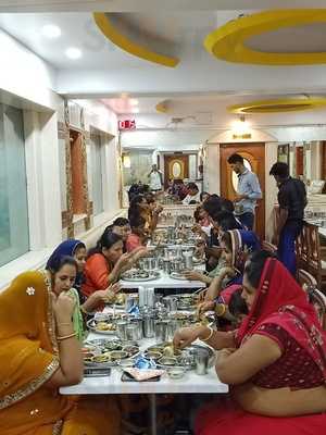 Shree Laxmi Gujrati Thali