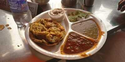 Amritsariya Chur Chur Naan Wale