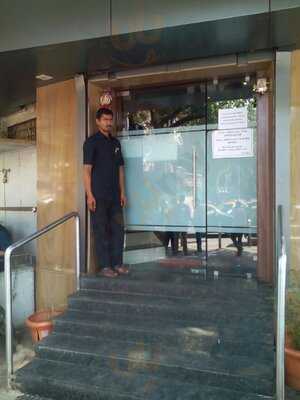 New Punjab Restaurant & Bar