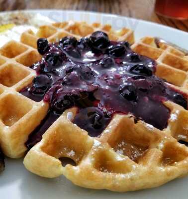 Daps Waffle Cafe