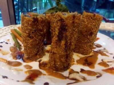 Treat Up Cafe & Restaurant