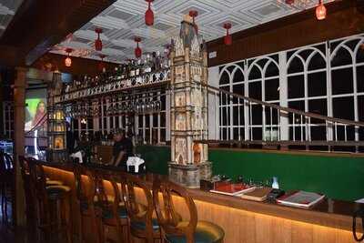 The English Deparment, Bar And Diner