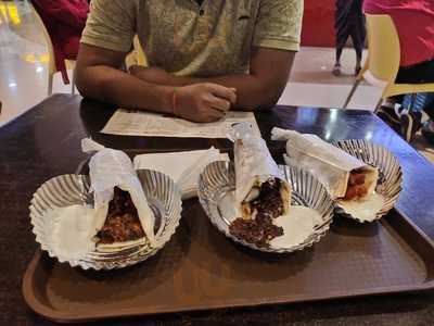 Royal Lebanese Wraps