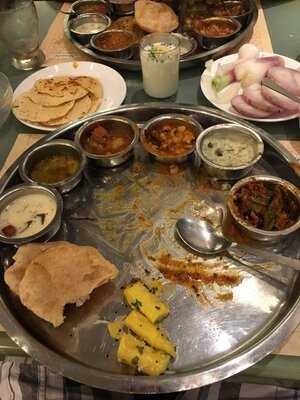 Status Veg Restaurant