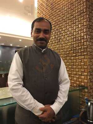 Status Veg Restaurant