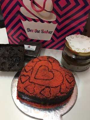 Dee The Baker