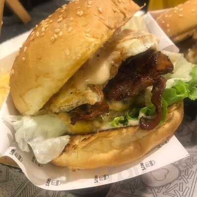 Aku’s - The Brrgrr Co.