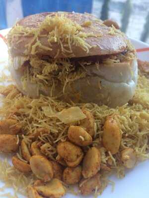 Jain Sweet & Bhelpuri House