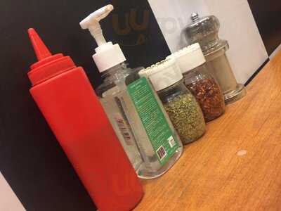 Local's Eatery & More