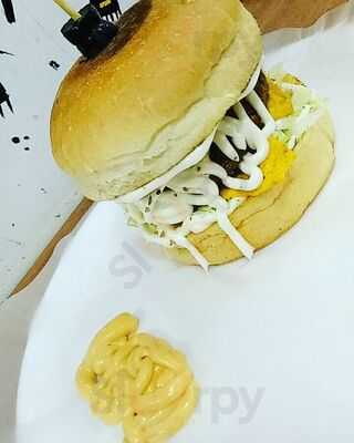 Local's Eatery & More