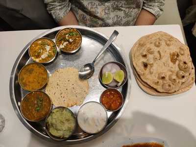 Dwaraka Restaurant