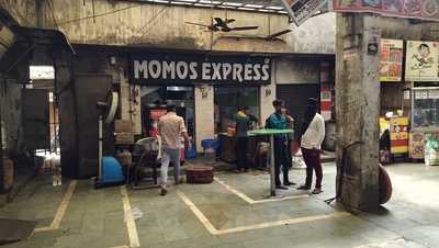 Momos Express