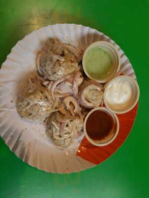 Momos Express