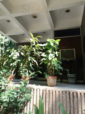 Auto Cafe Restaurant