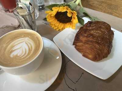 Suzette Creperie & Cafe