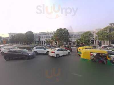 Knight Dine & Lounge