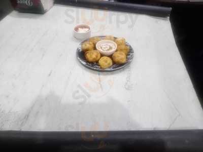Giri Momos Centre & Chinese Fast Food