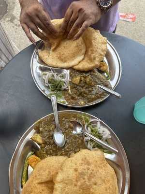 Ashu Bhature Wala