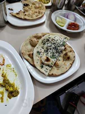 Ratna Veg Restaurant