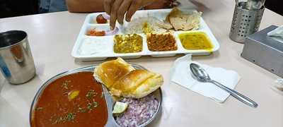 Ratna Veg Restaurant