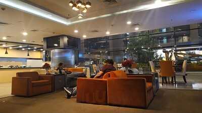Emirates Lounge