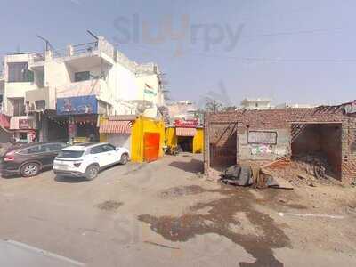 Suraj's Cash 'n' Curry Kitchen