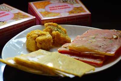 Joshi Budhakaka Mahim Halwawala