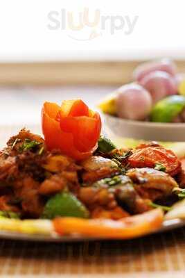 Lucky Hotel And Restaurant