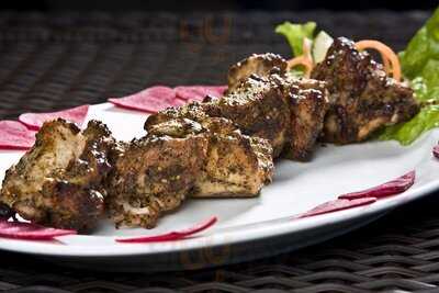 Lucky Hotel And Restaurant