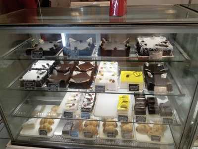 Monginis Cake Shop