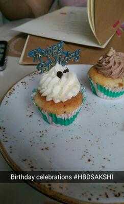 Hangout Cakes & More