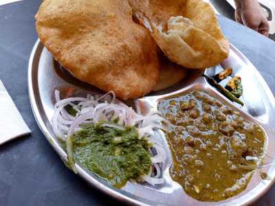 Ashu Bhature Wala