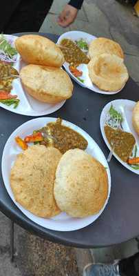 Ashu Bhature Wala