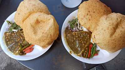 Ashu Bhature Wala