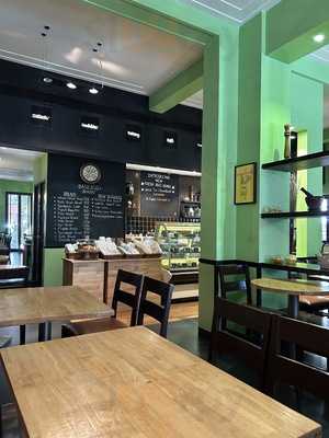 Cafe Basilico Bistro & Deli