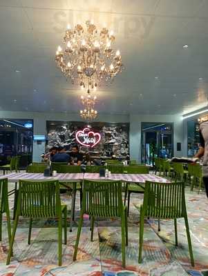 Mumbai Chowpati And Chandni Chowk