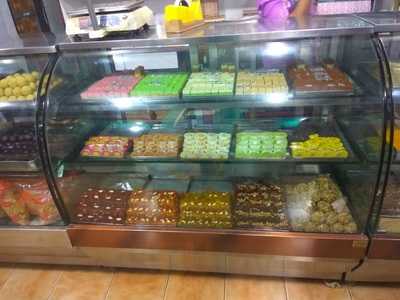 Center Sweet & Bakers