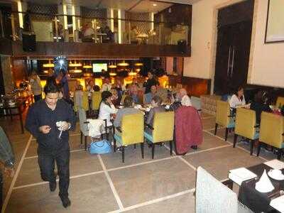 Pluto's Platinium Louge