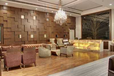 Pluto's Platinium Louge