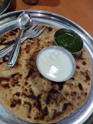 Anand Paratha House
