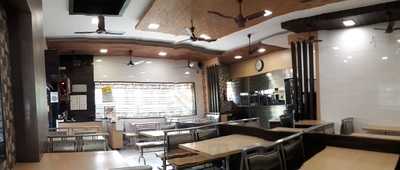Lucky Restaurant Jeevan Boarding House