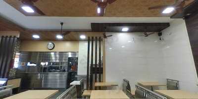 Lucky Restaurant Jeevan Boarding House