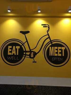 Eat & Meet Pure Veg Multicuisine Restaurant