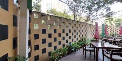 Levo Restaurant & Lounge