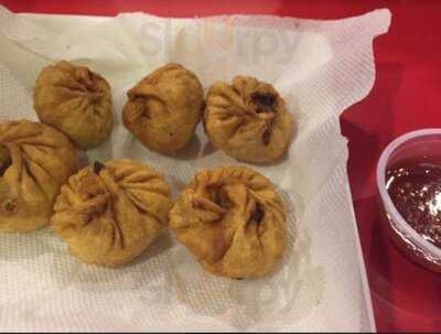 Momos Corner