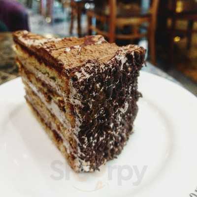 The Coffee Bean & Tea Leaf