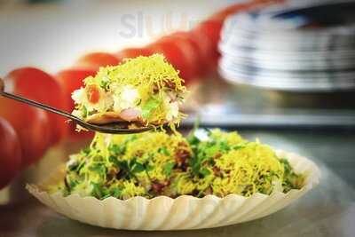 Raj Kumar Gupta Chaat Bhelpuri House