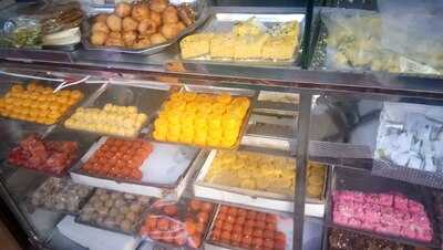 Bhuleshwarwala Sweet & Farsan Mart